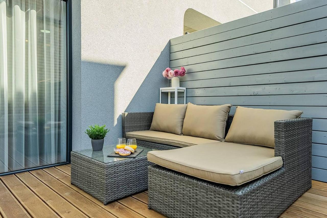 Lovely Apartment With Private Terrace By Urban Rent Kaunas Exteriér fotografie